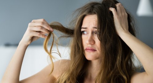 Capelli e sole: la guida definitiva per non trovarsi con chiome sfibrate a settembre