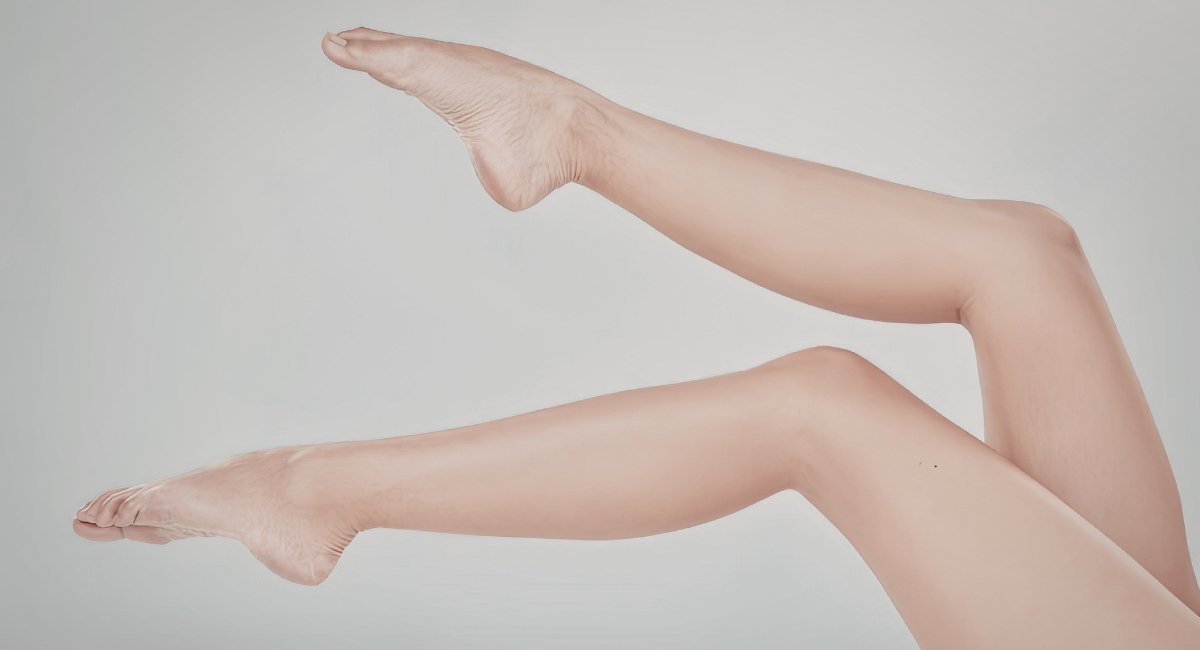 Gambe pesanti e ritenzione idrica: perché succede e come contrastarla